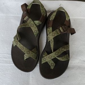 Women size 8 chaco sandals